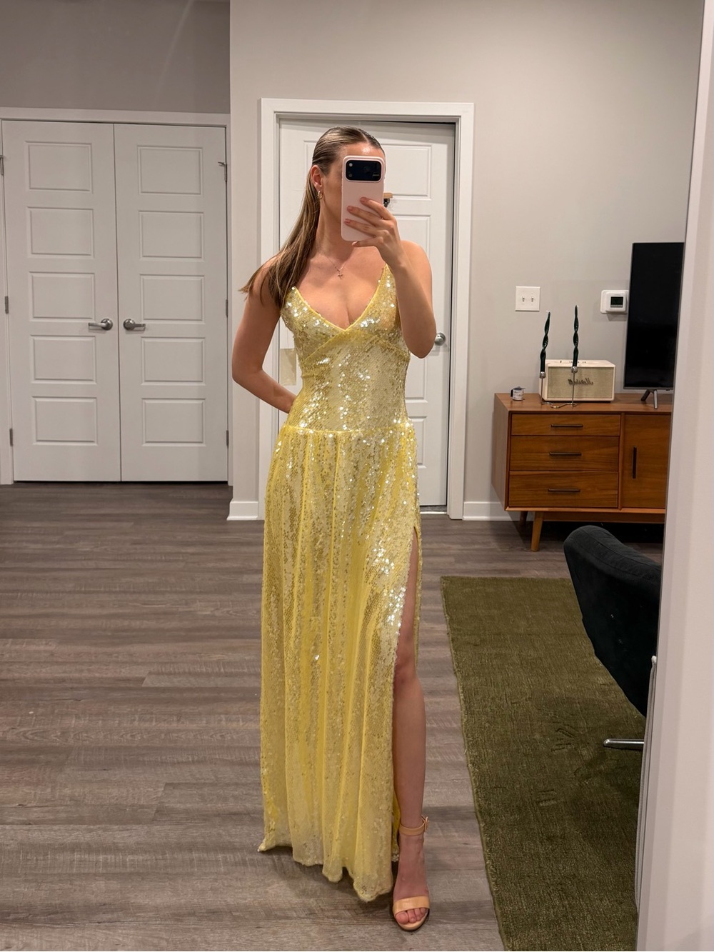 Show Me Your Mumu Gwen Maxi Dress Yellow Sequin Mermaid Gown Size M NWT Wedding - Picture 2 of 8
